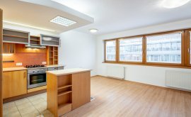 Dvoupodlažní byt, 4+kk, 5. NP, 121.0 m<sup>2</sup>