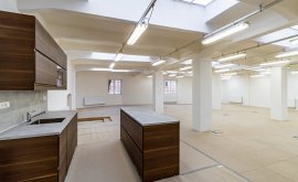 Kancelářské prostory, Obchodní prostory