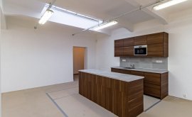 Kancelářské prostory, Obchodní prostory