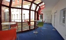 Kancelářské prostory, Obchodní prostory